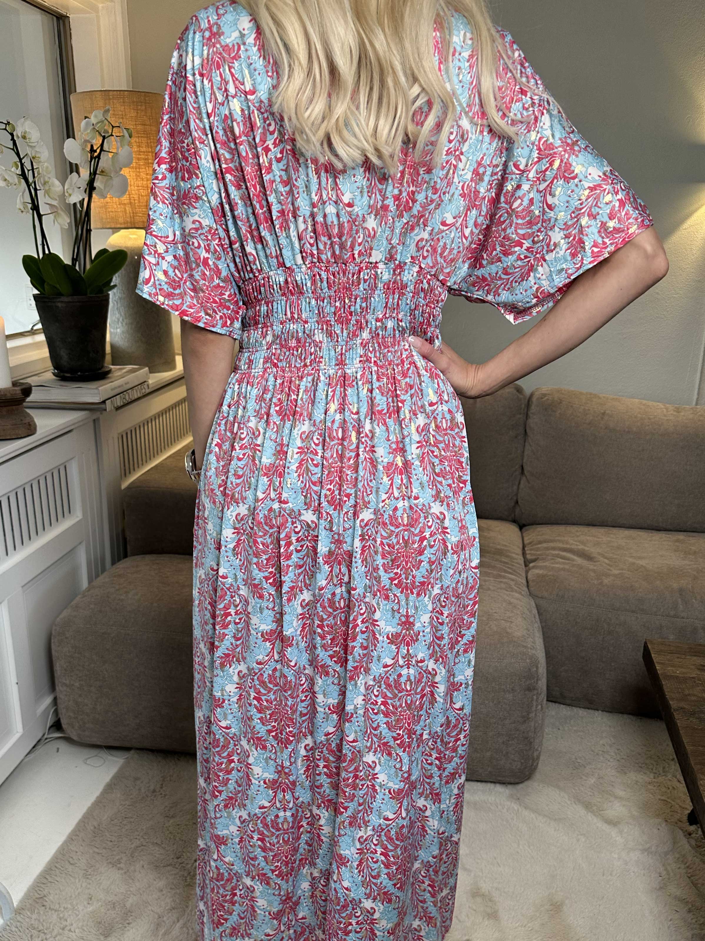 Pams Royal - Lång klänning med resår i skrynkelfritt tyg