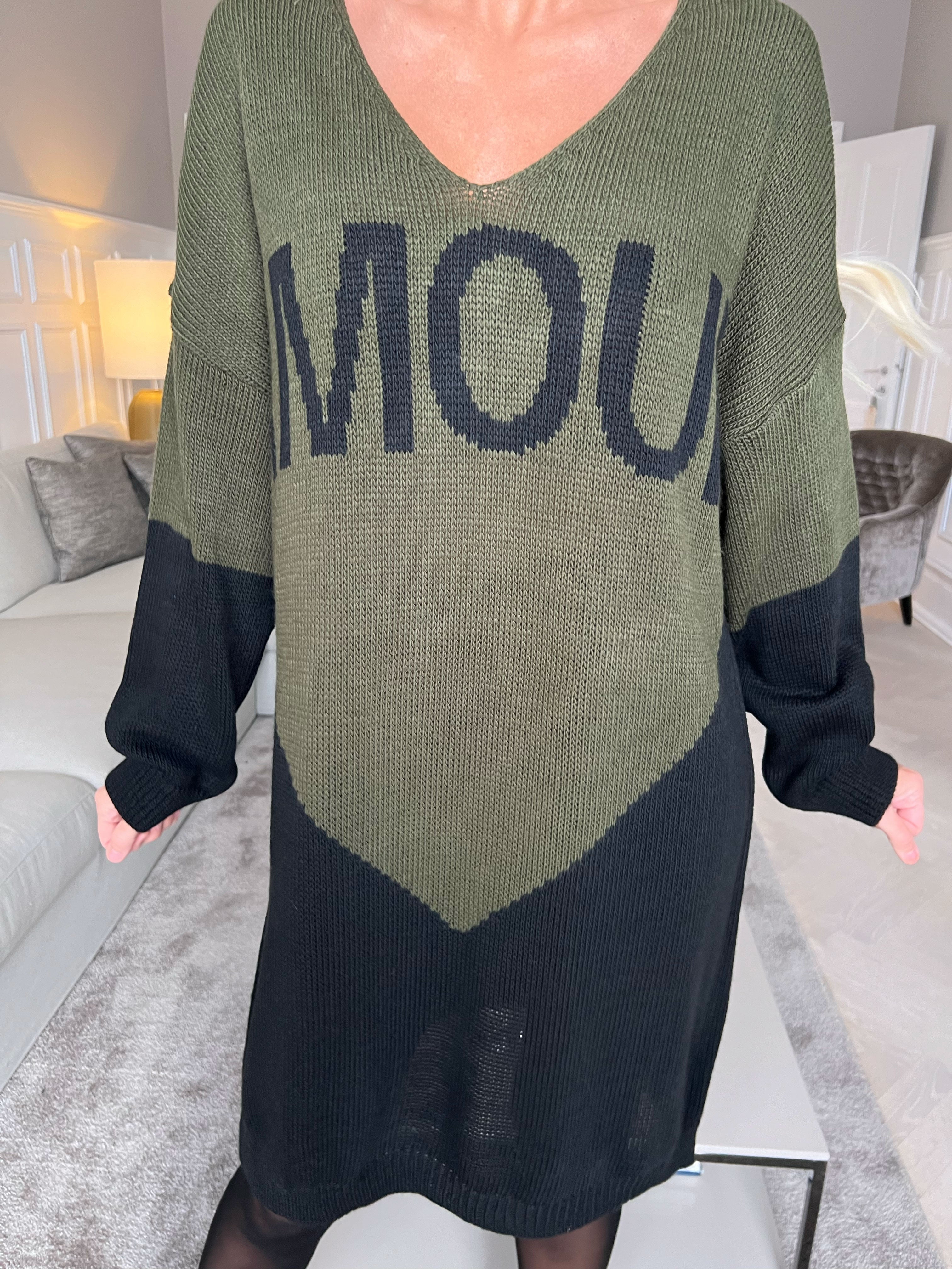 Palermo - Tvåfärgad stickad klänning med amour stående