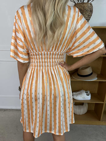 Pams Stripe Short - Randig klänning med resår och gulddetaljer