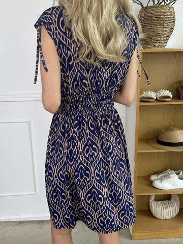 Pams Boho Short - Kort klänning med resår i skrynkelfritt tyg