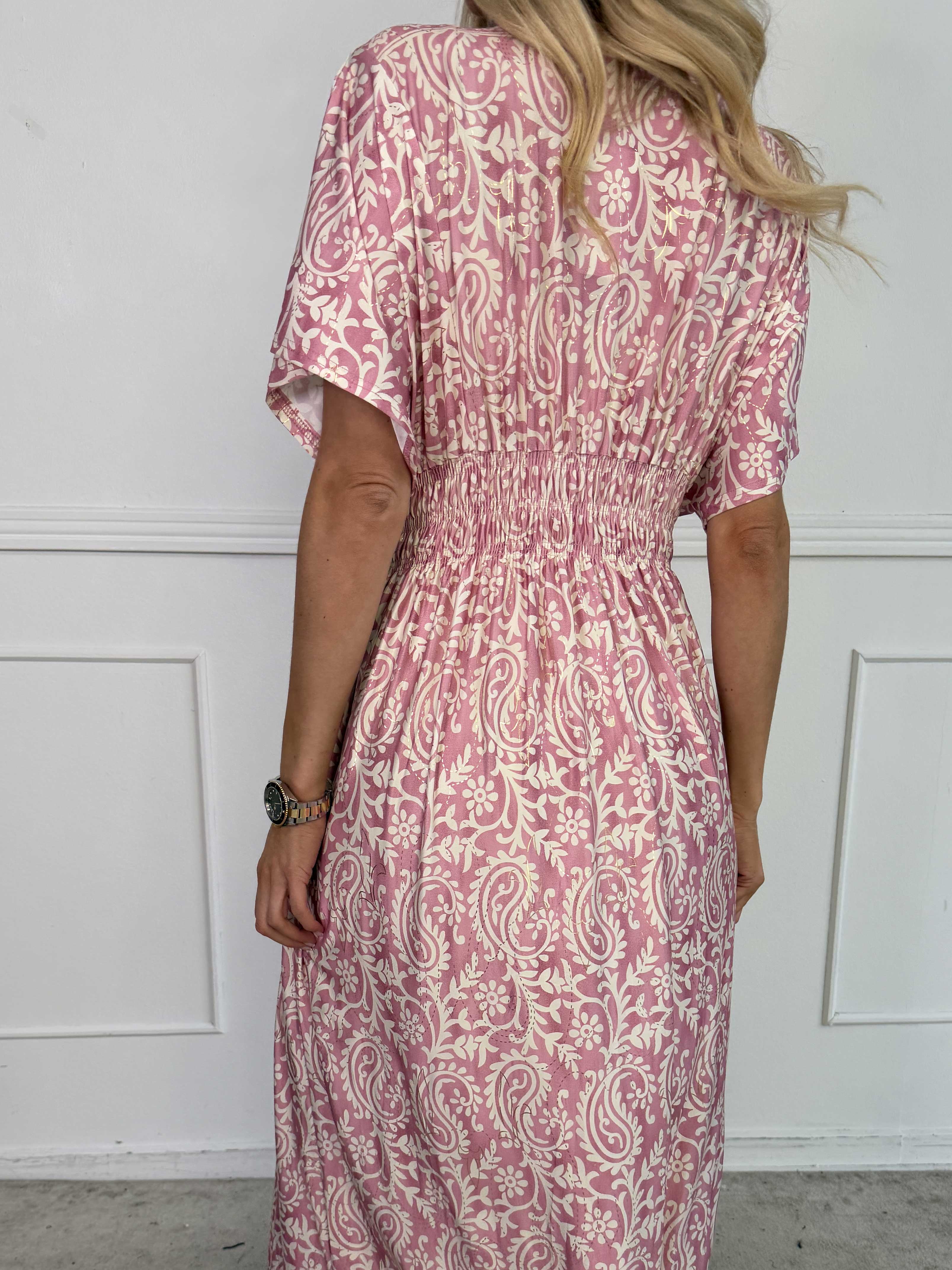 Pams Boteh - Lång stretchig mönstrad klänning med fickor