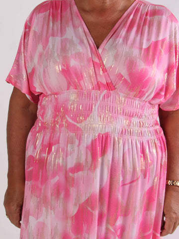 Pams Glamorous - Plus size elastisk kjole med fine guld detaljer