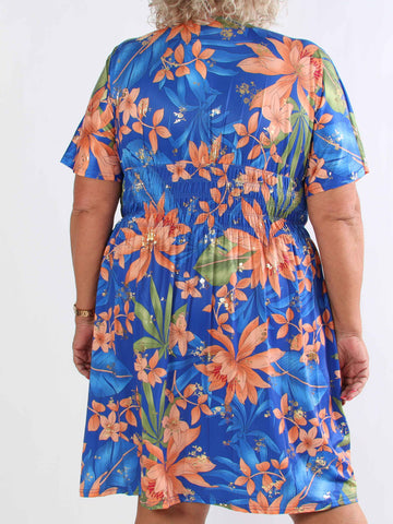 Pams New Leaf Short - Plus size kjole med farvet blomsterprint og guld detaljer