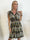 Pams Pattern Short - Kort elastisk klänning i skrynkelfritt material