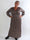 Pams Tapestry L/S - Plus size kjole med farverigt paisleyprint og elegante gulddetaljer