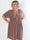 Pams Plain Short - Elastisk plus size kjole med smock i taljen