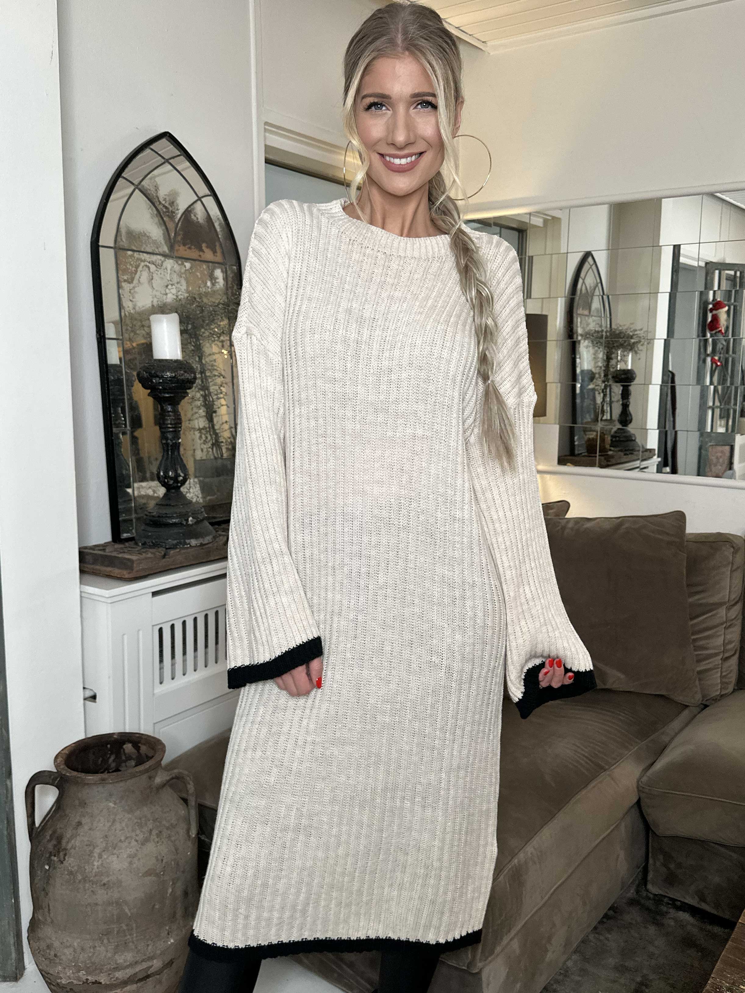 Ramona - Lång stickad klänning med färgade kanter