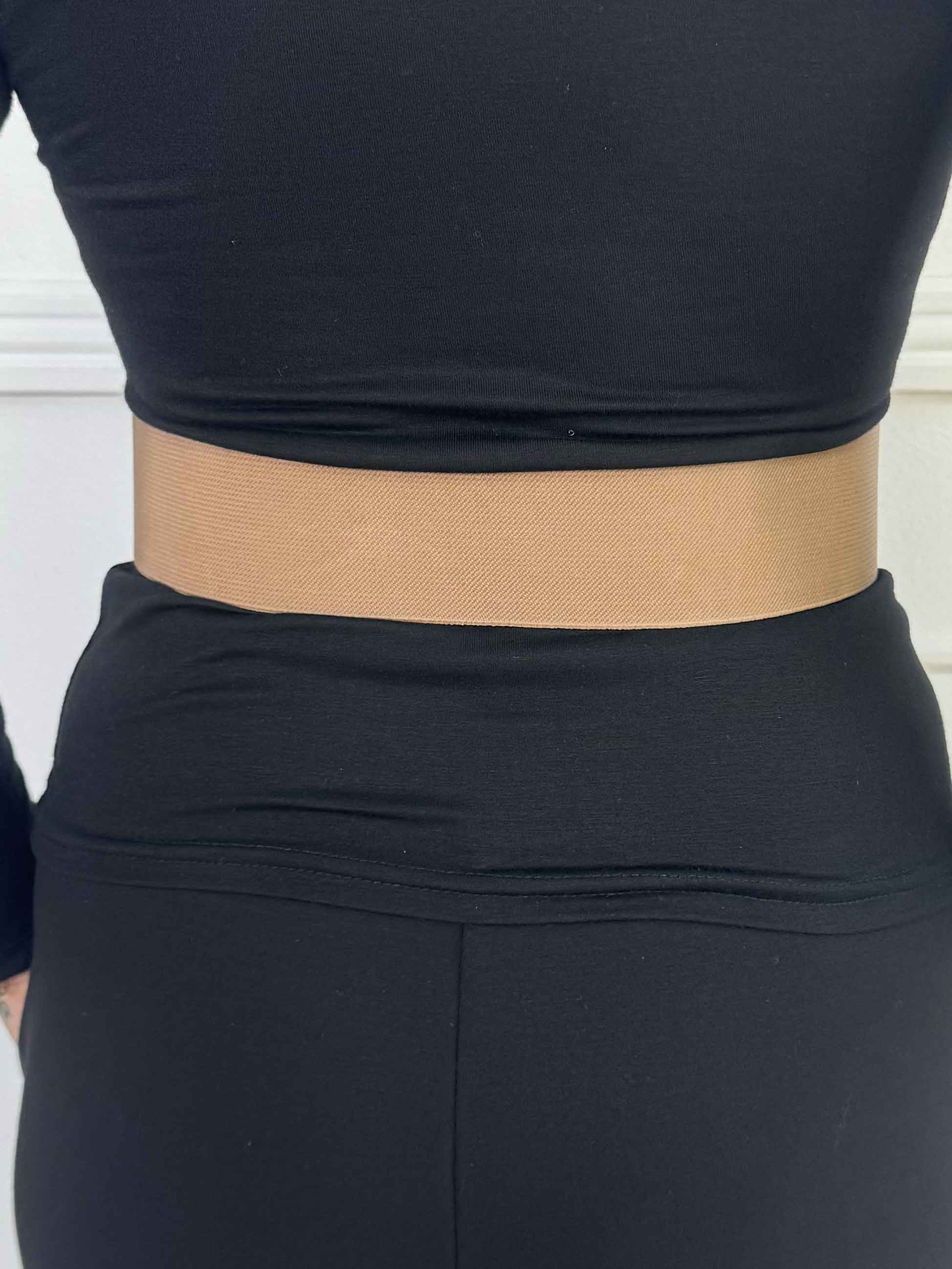 Sybille - Taljebælte i ruskindslook med stort guld spænde