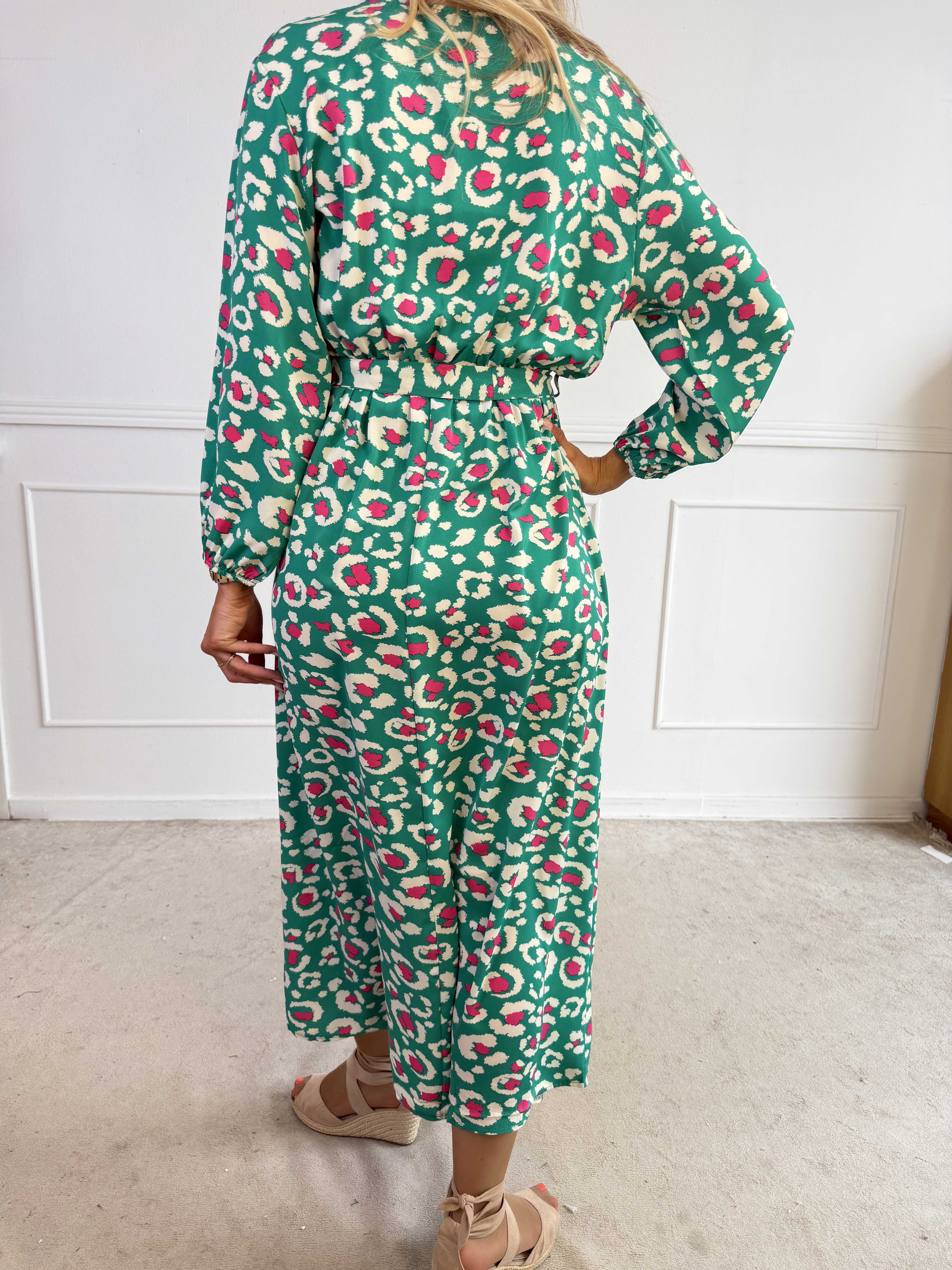 Thyra - Lang kjole med leopardprint og bindebånd i taljen