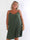 Tonia Short - Elegant plisseret plus size kjole i en blød og let viskoseblanding