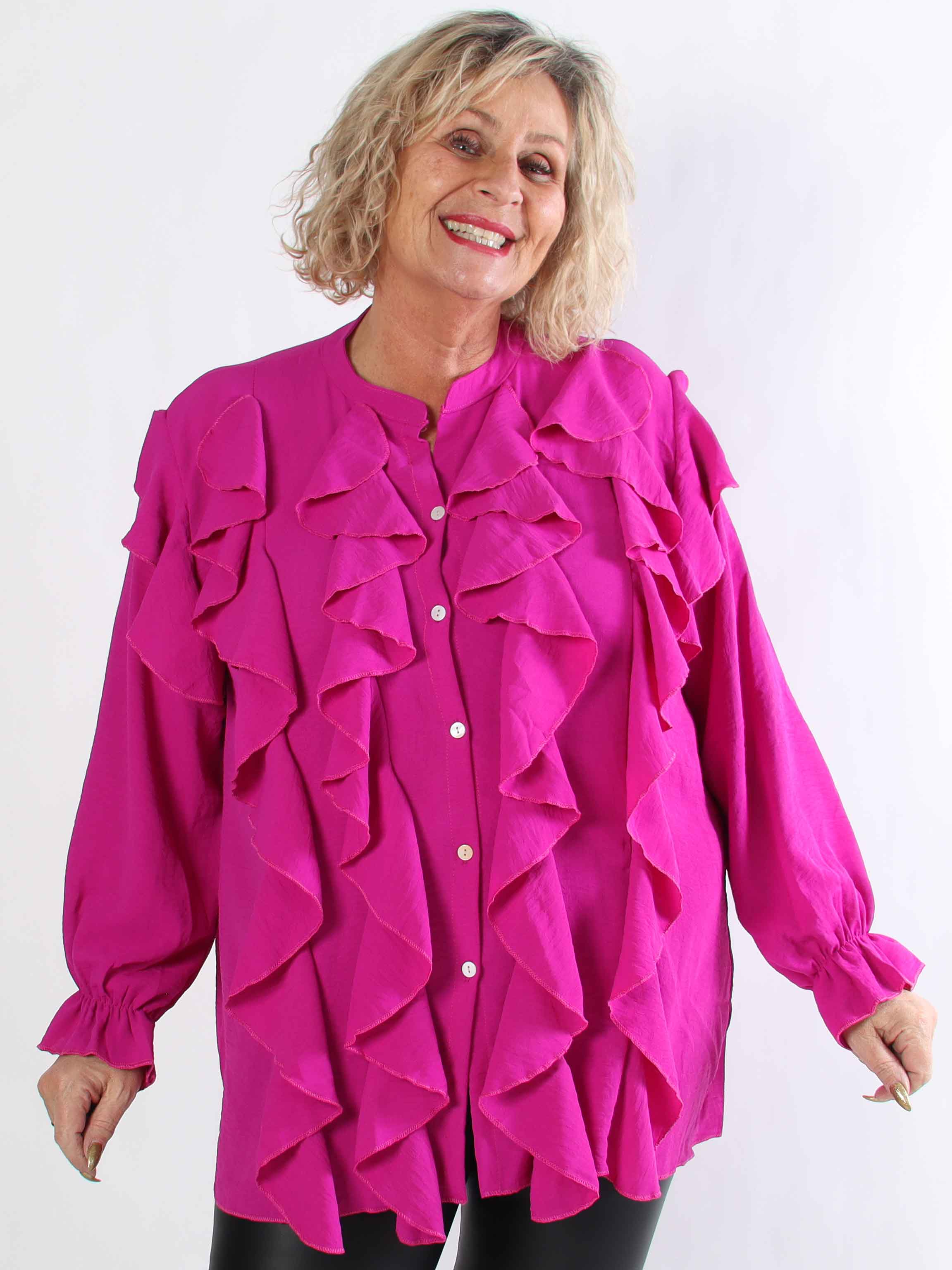 Trudie - Sød plus size skjorte i viskose med fine flæser foran