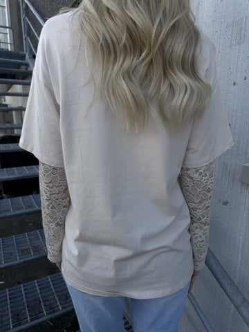 Valerie - T-shirt i bomull med långa ärmar i spets