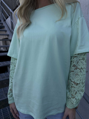 Valerie - T-shirt i bomull med långa ärmar i spets