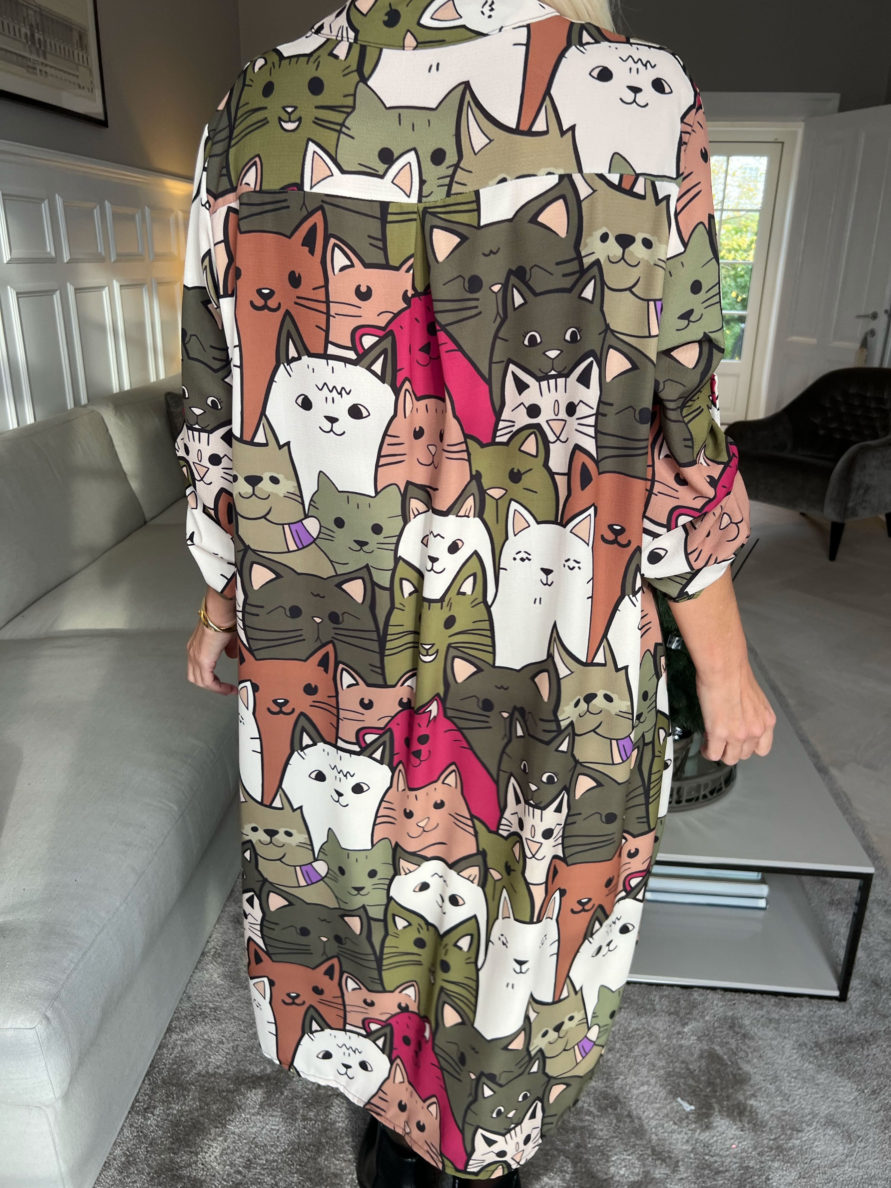 Vanesa Cat Long - Lätt och luftig klänning i kattmönster