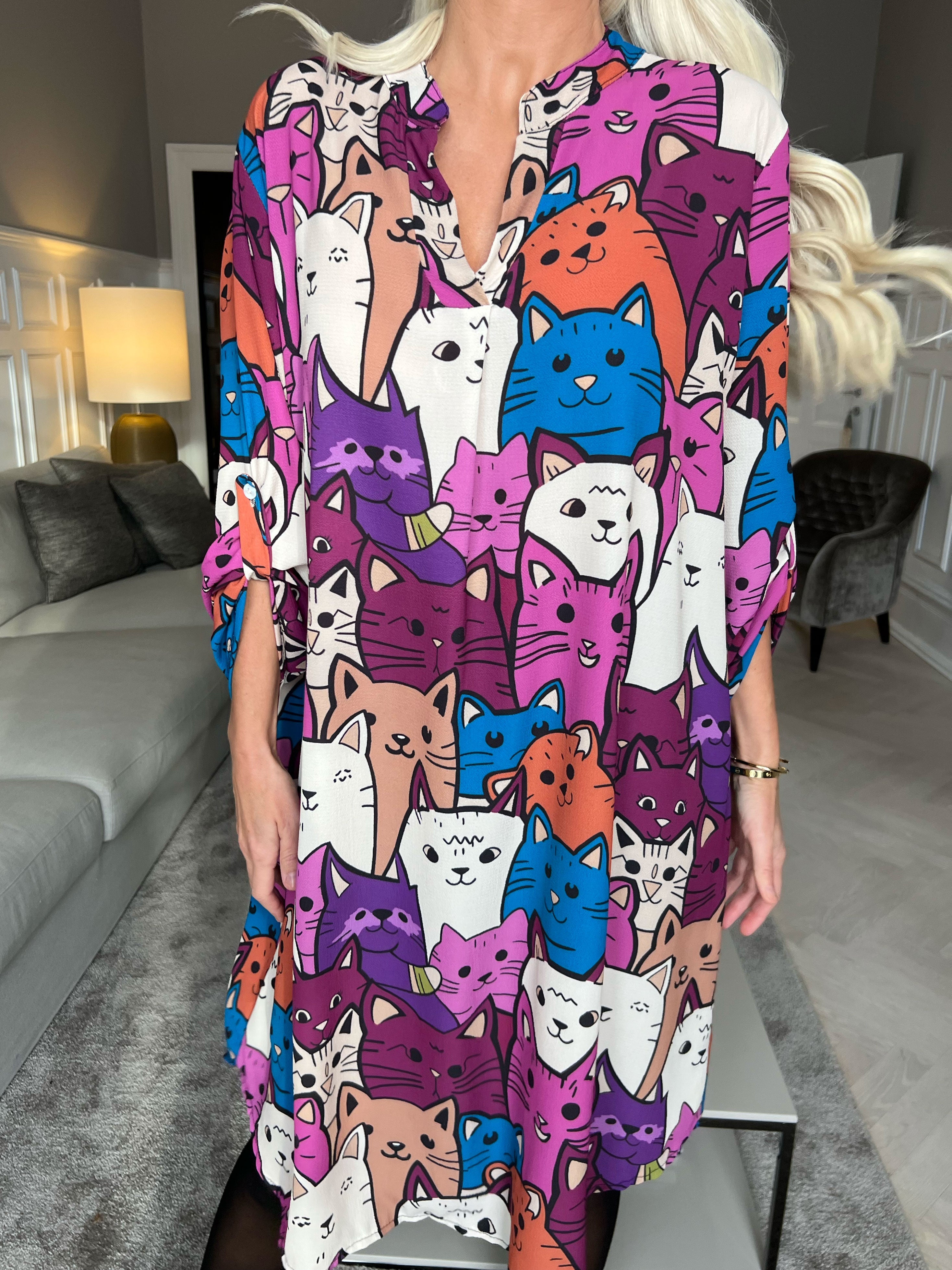 Vanesa Cat Long - Lätt och luftig klänning i kattmönster