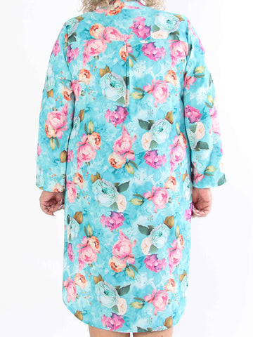 Vanesa Flower Dress - Plus size-klänning i viskos med blommiga motiv