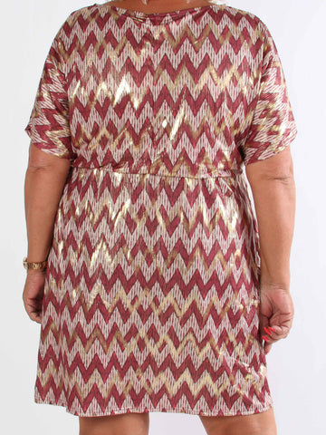 Venus Zigzag - Elastisk mønstret plus size kjole med guld detaljer