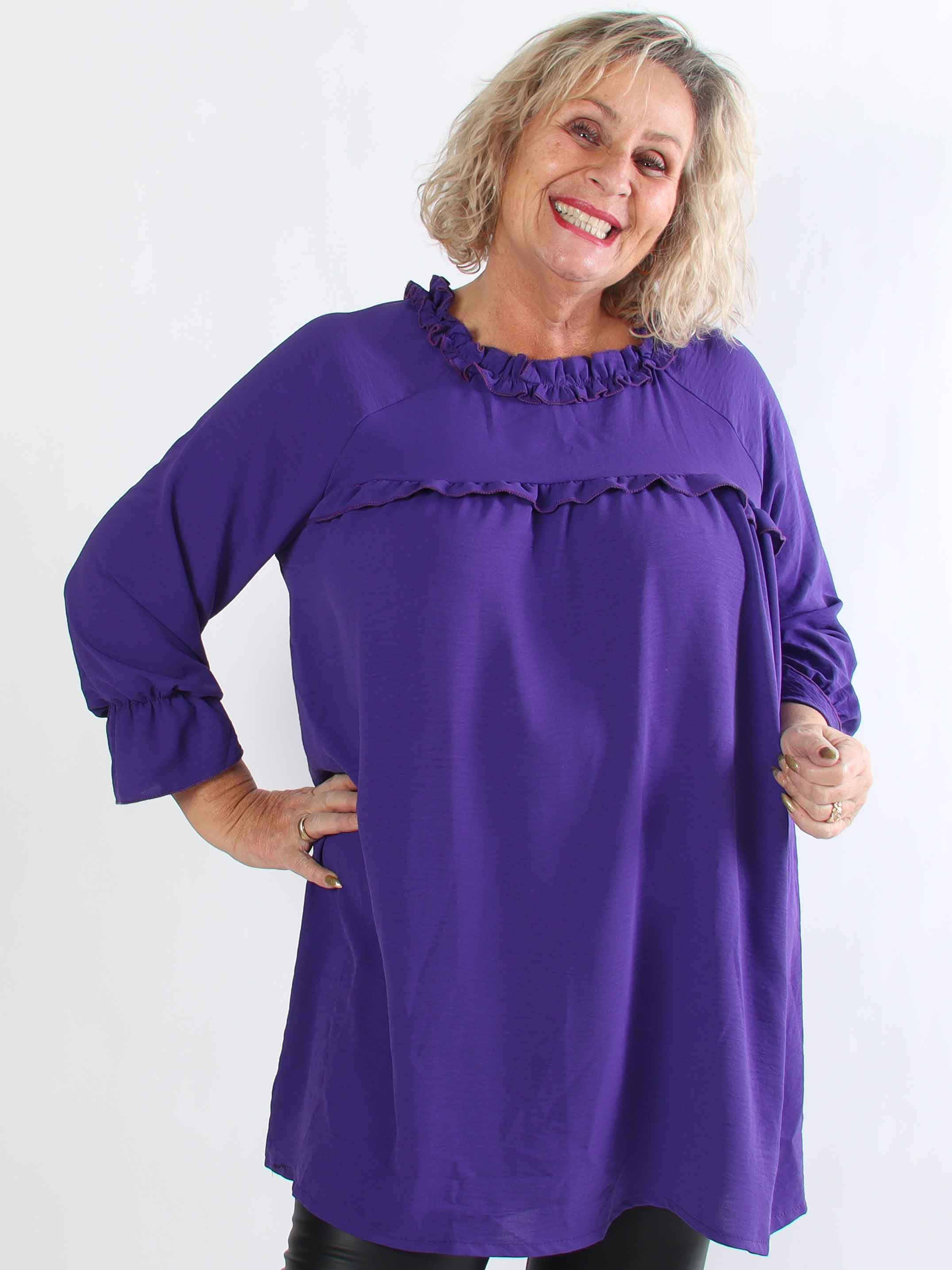 Waleria - Sød plus size kjole i viskose med fine flæsedetaljer