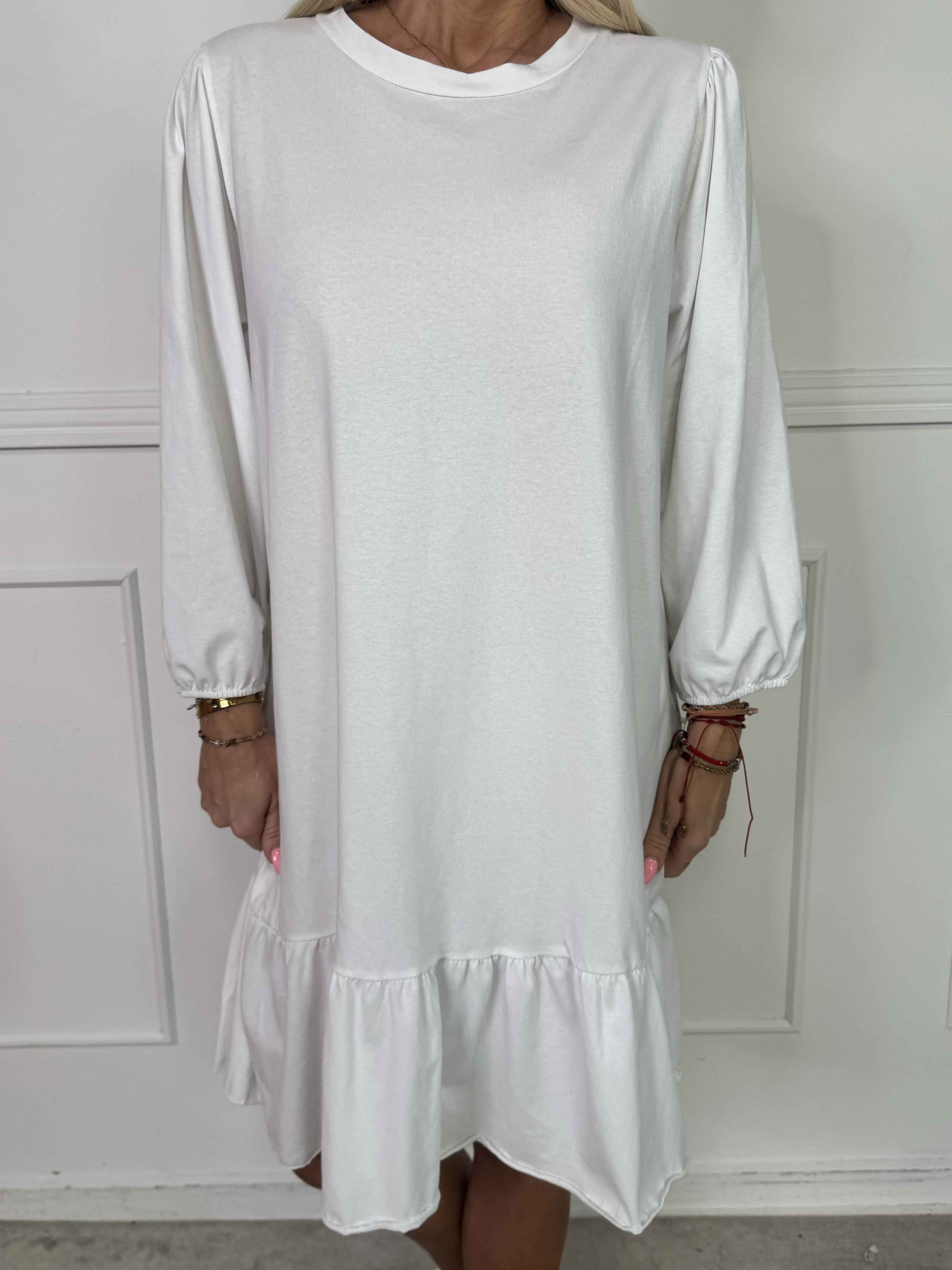 Zafira - Joggingkjole i bomuld med sød flæsekant