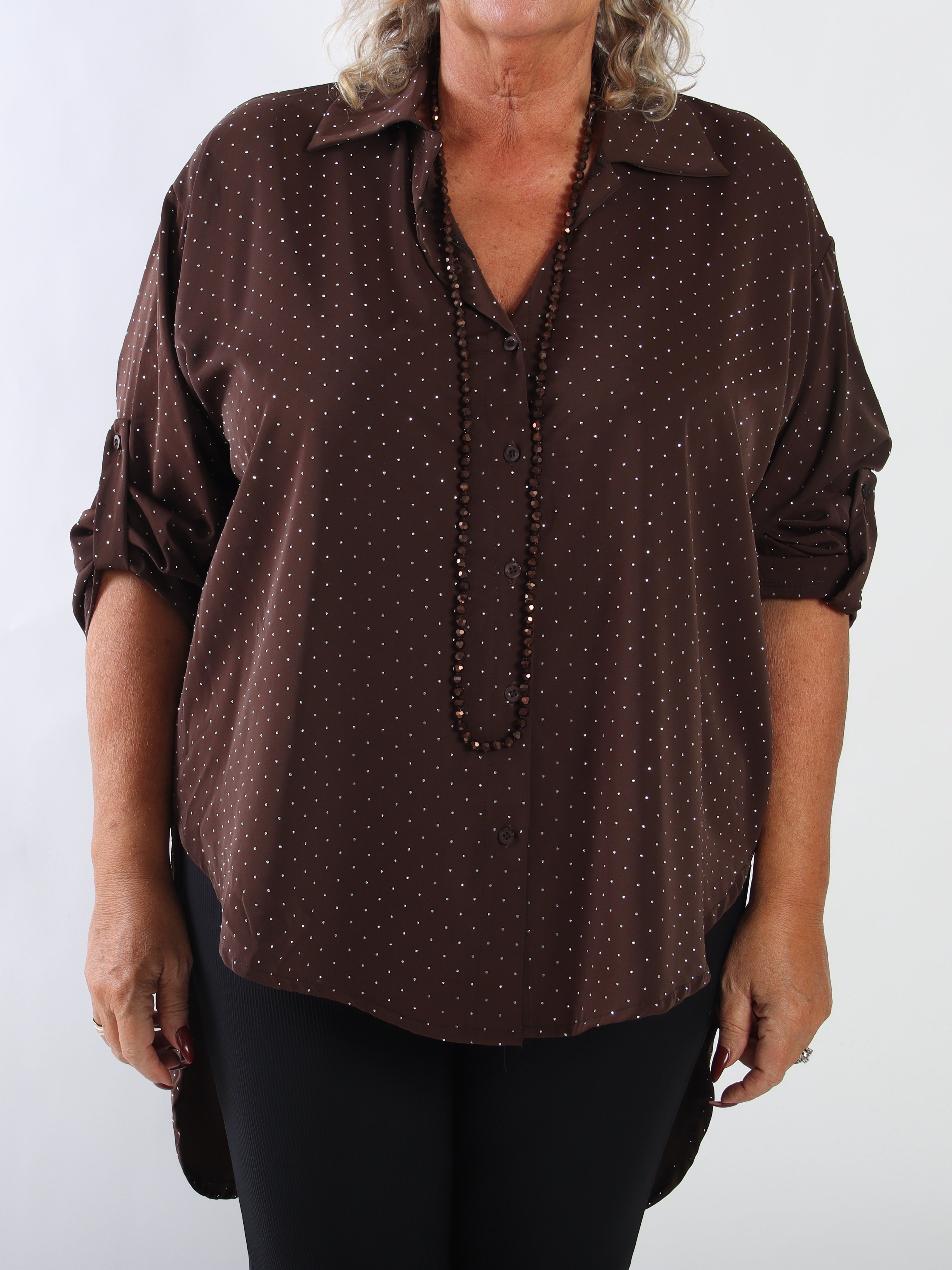 Celeste - Elegant skjorta i plus size i viskos med strass som ger en exklusiv touch