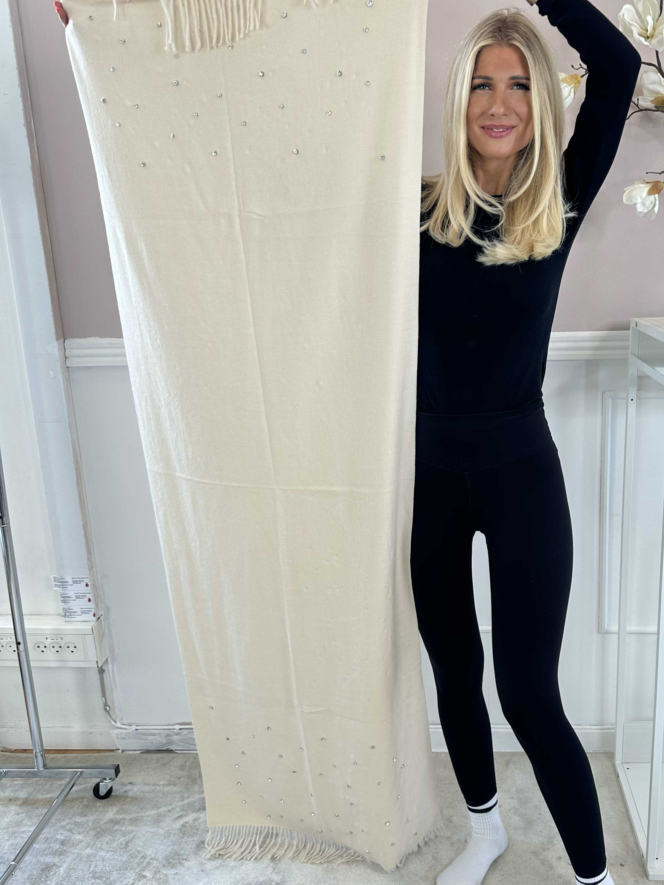 Lavina - Härligt mjuk halsduk med fuskpäls