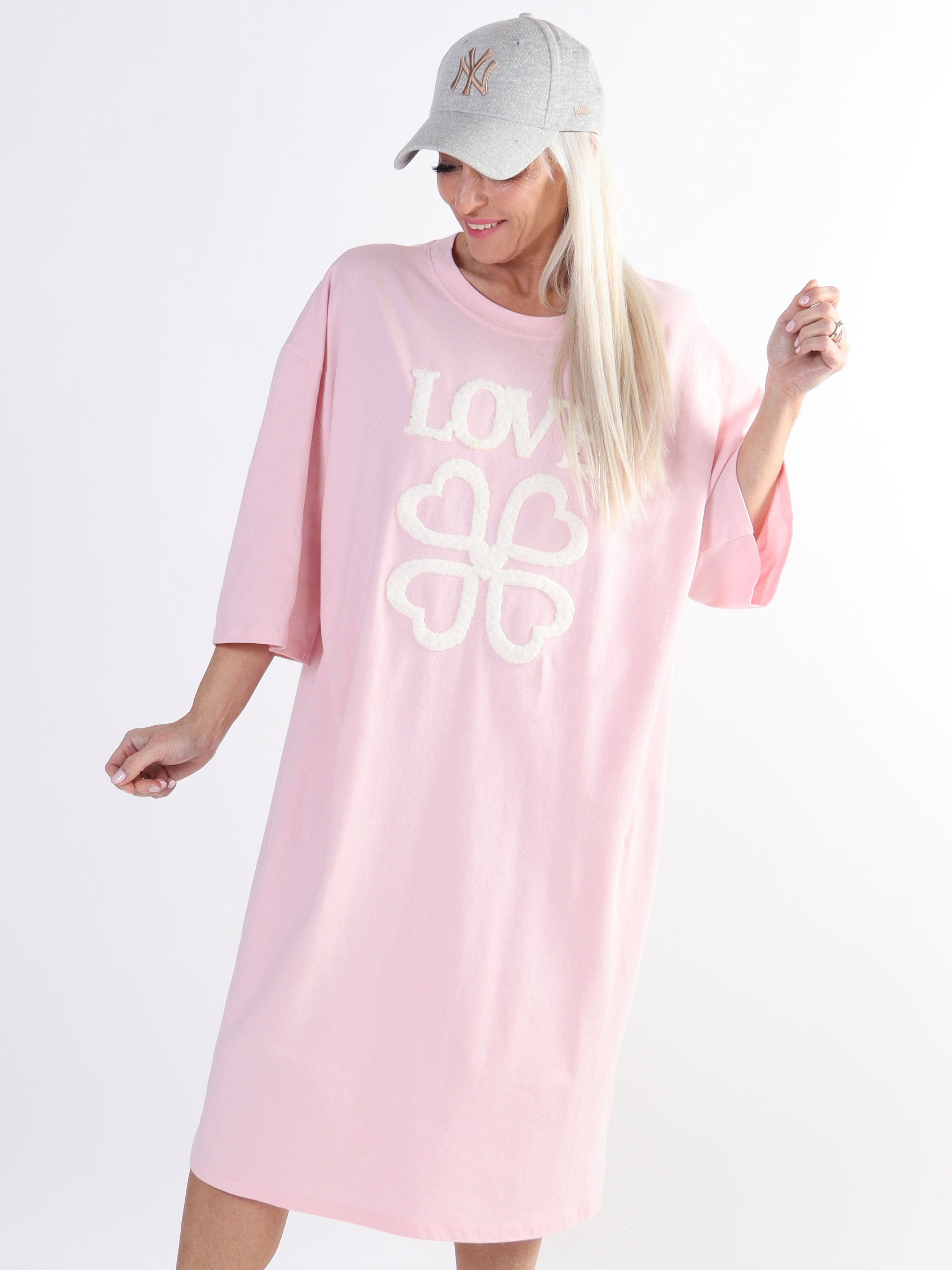 Love - T-shirtklänning i bomull med text och hjärtan