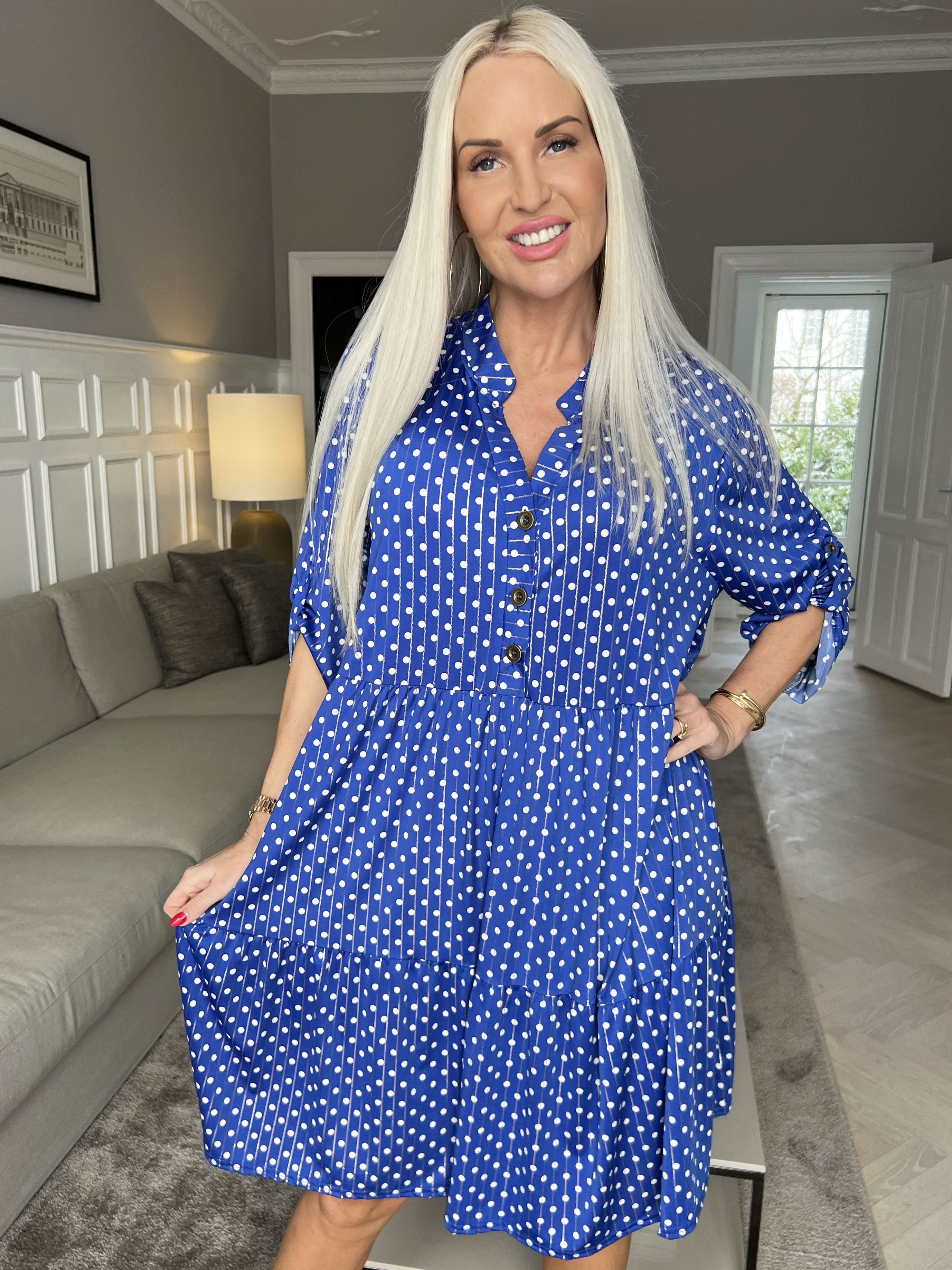 Milano Dot Midi - Klänning med prickar och lager-på-lager-look - Blue