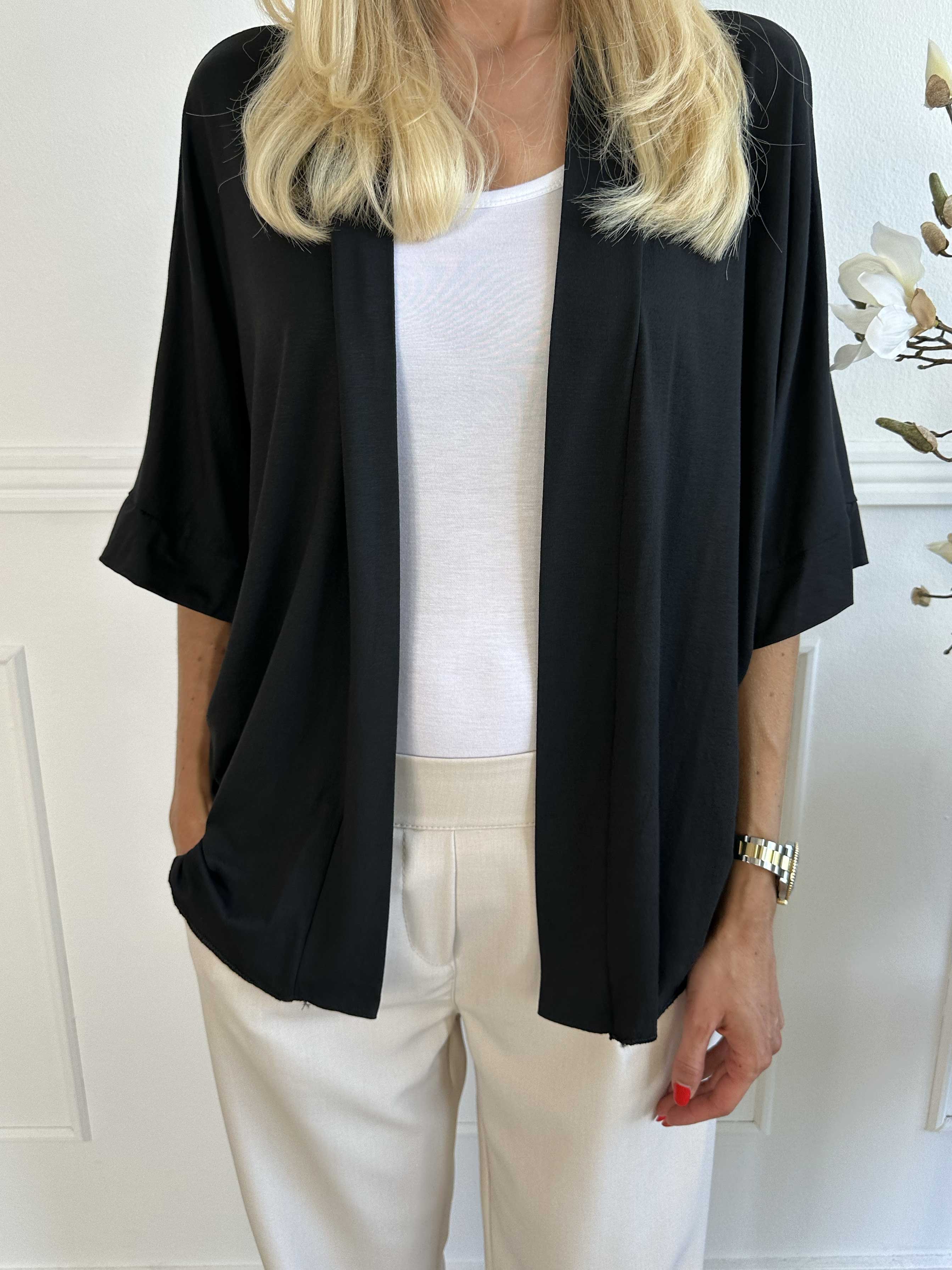 Mimi - Kort enfärgad kofta i viskos