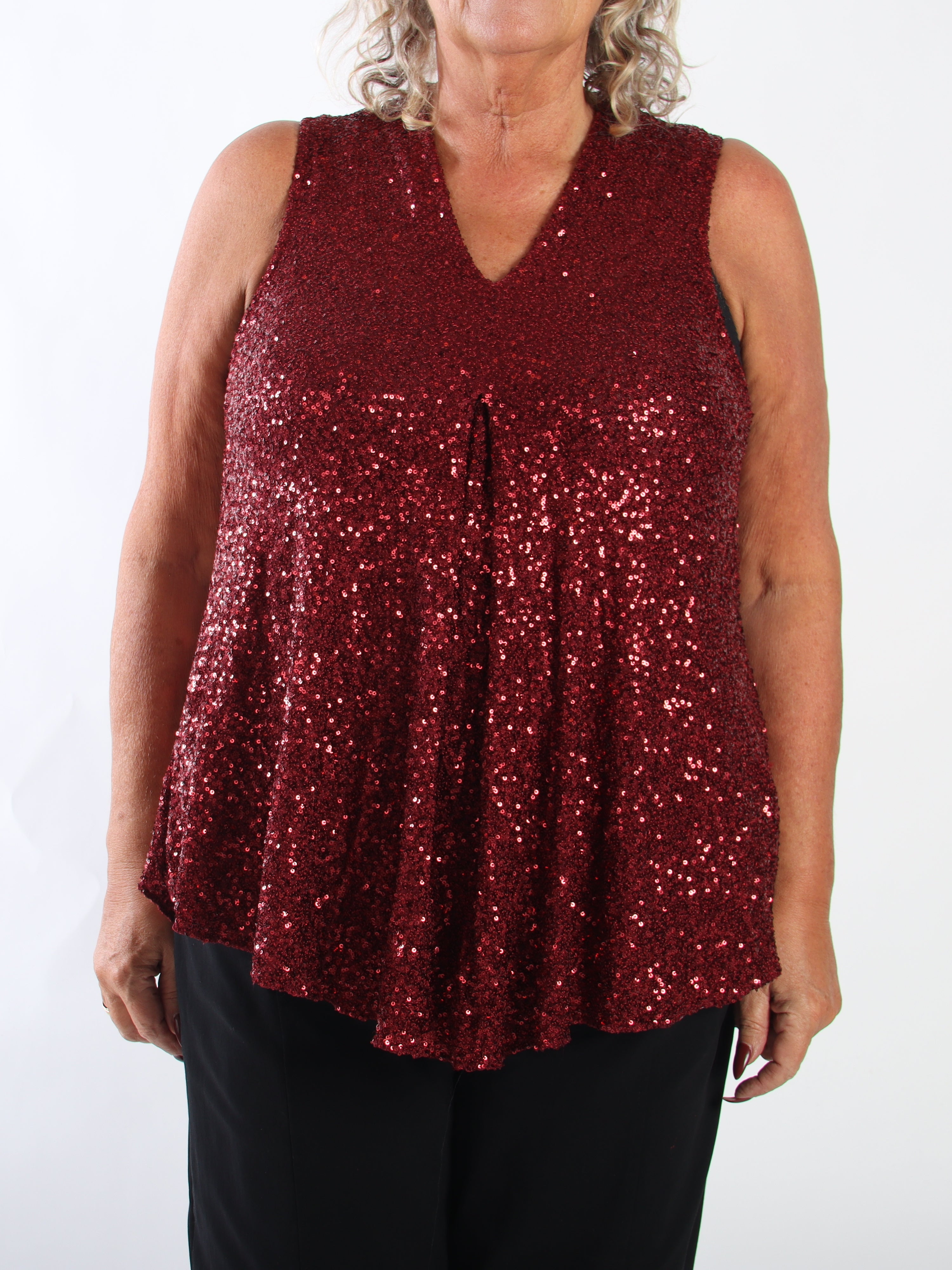 Natalie - Stretchig topp i plus size med fina paljetter som ger en festlig och glamorös look