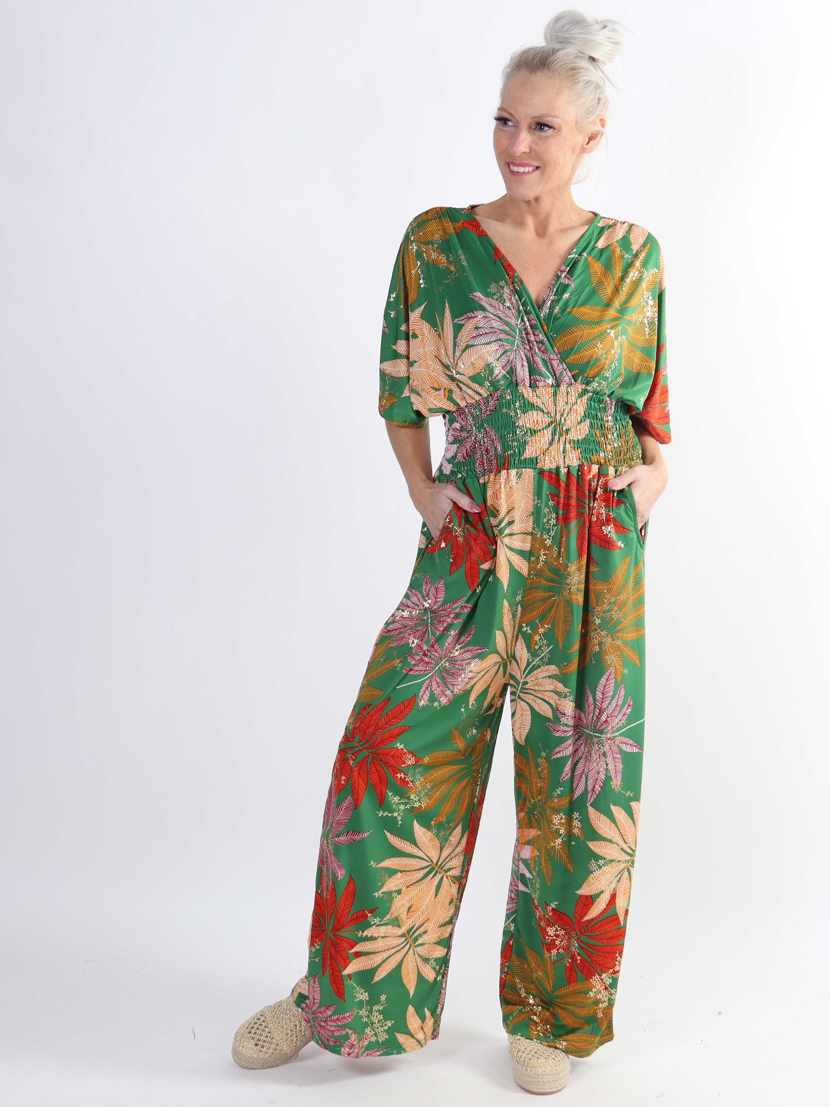 Pams Multi Leaf Jumpsuit - Jumpsuit med resår och bladmönster i stora storlekar