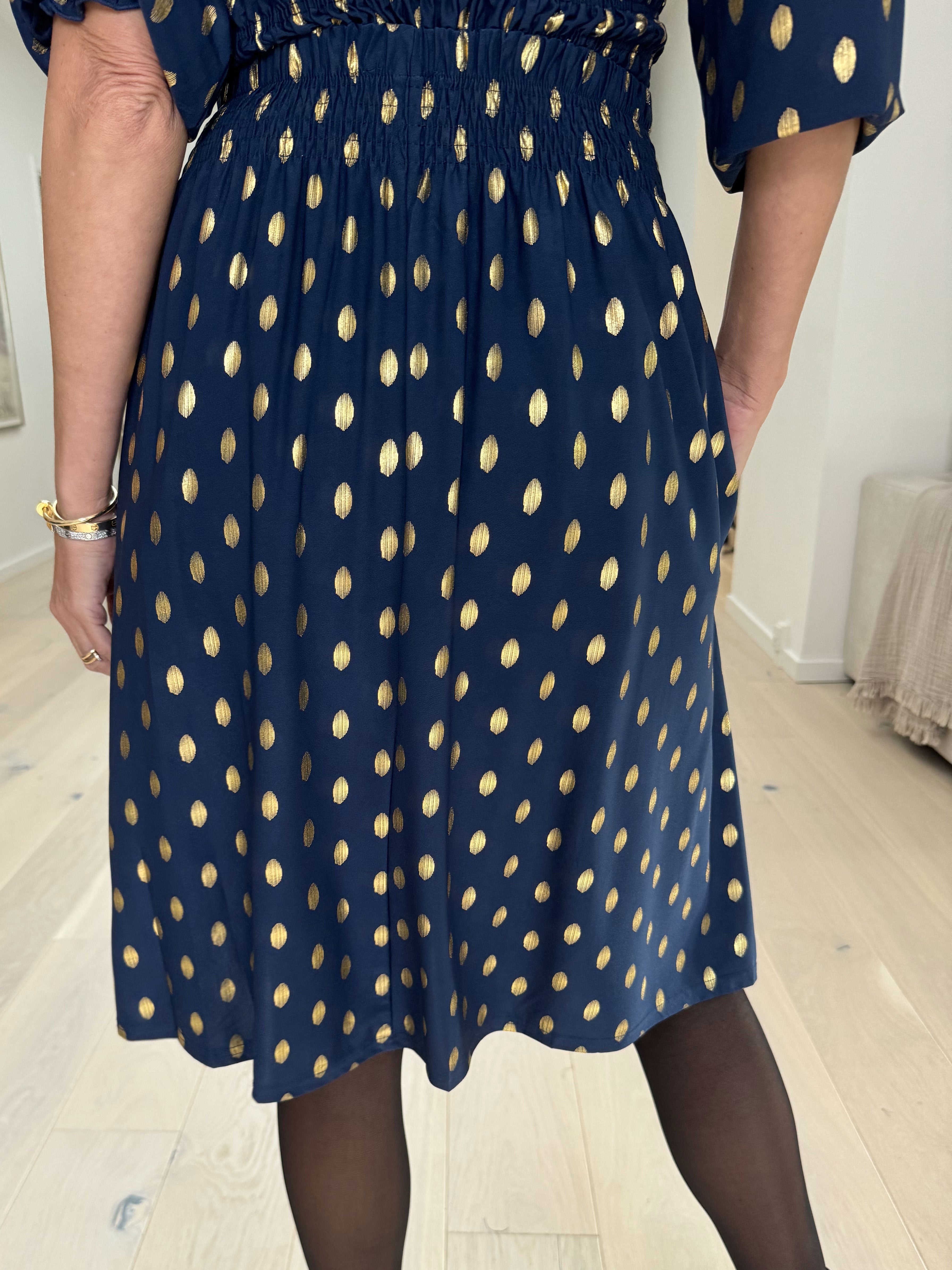 Pams Gold Dot Skirt - Kjol i skrynkelfritt tyg med fickor