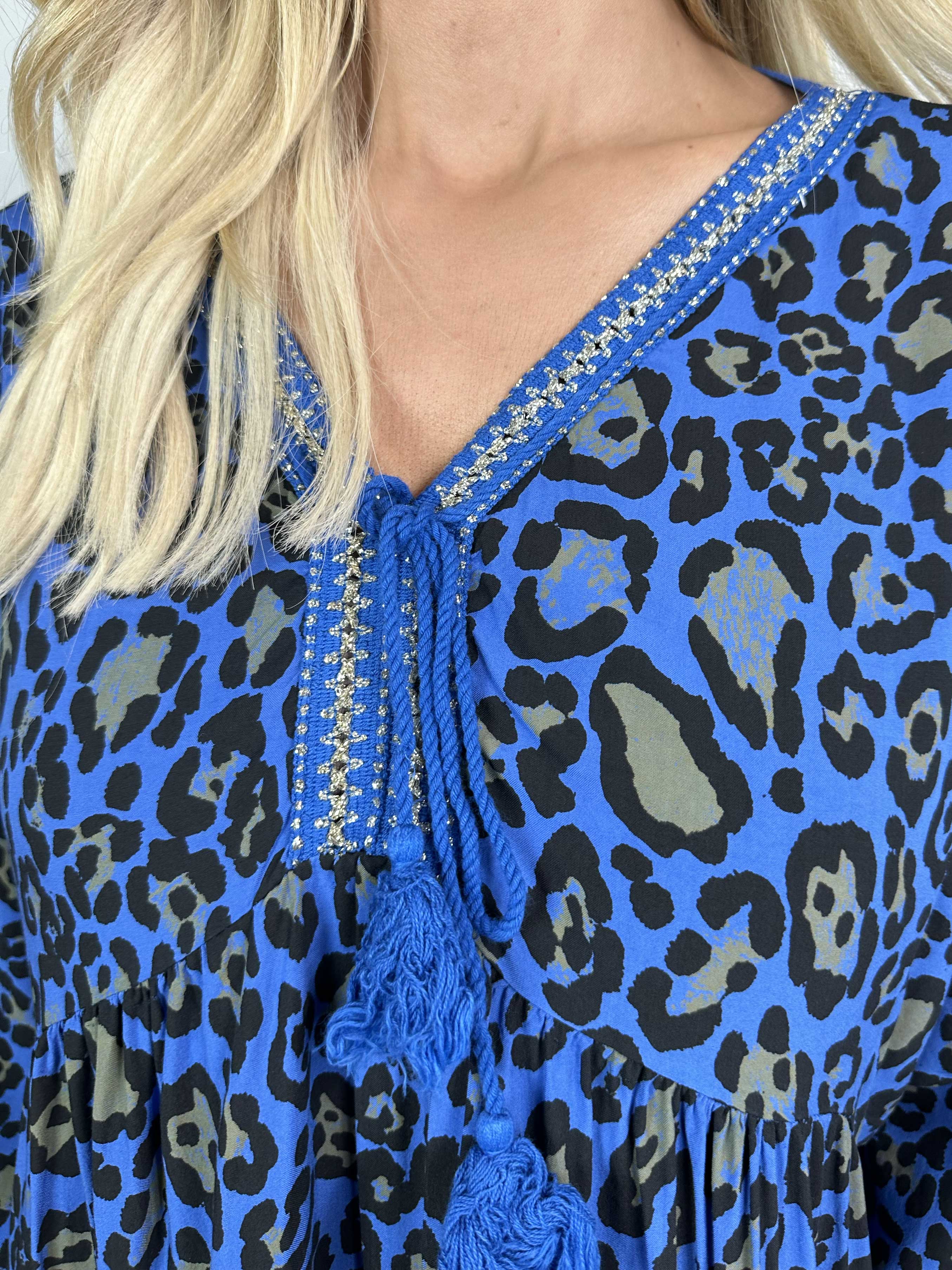 Rebecca - Lång tunikaklänning i leopardmönster