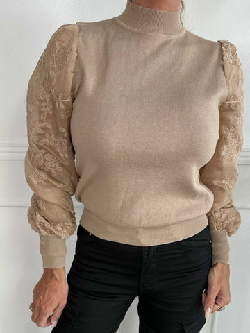 Sydney - Blus med turtleneck och spetsärmar