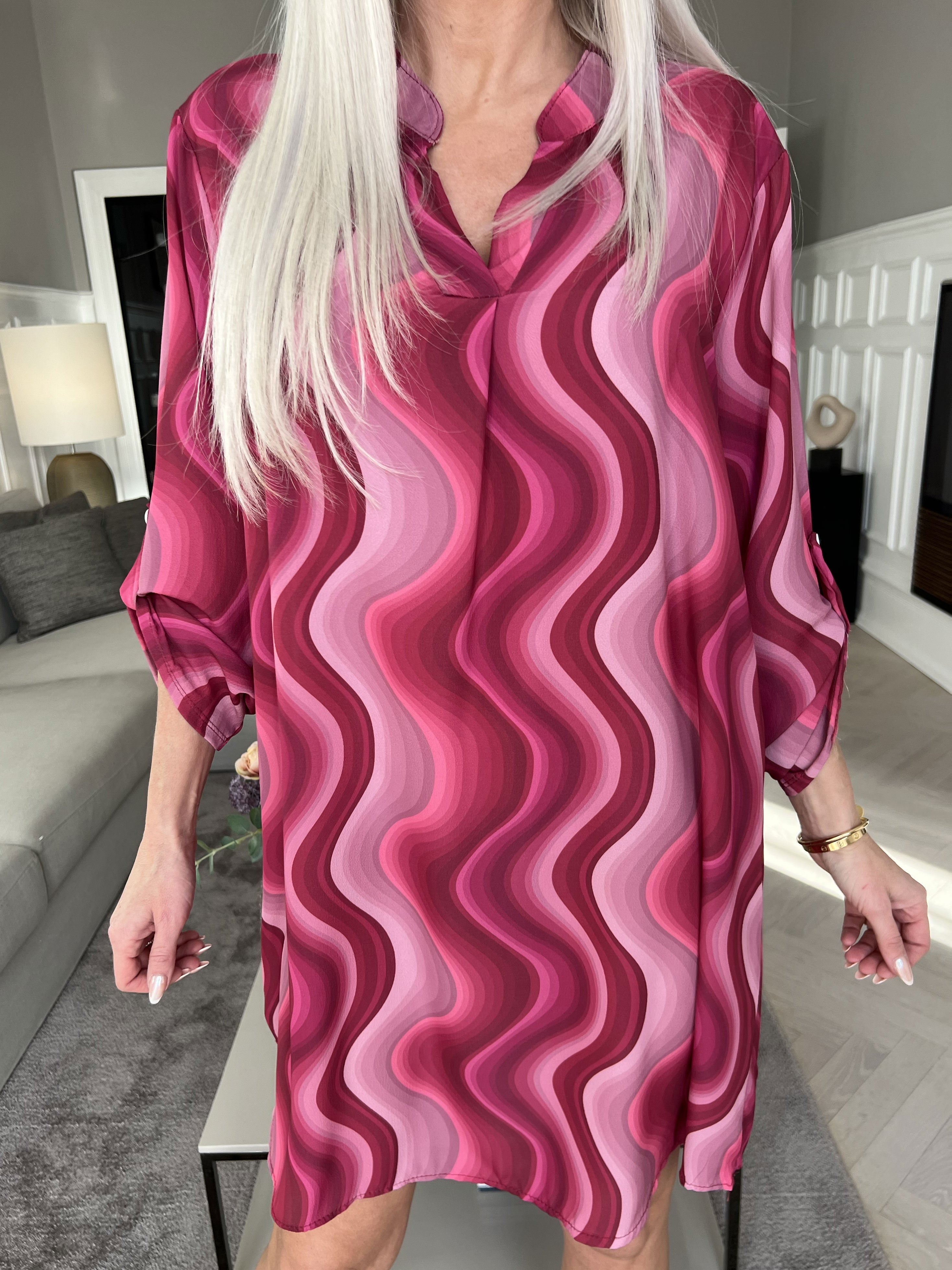 Vanesa Dress Wave - Lätt och luftig mönstrad klänning