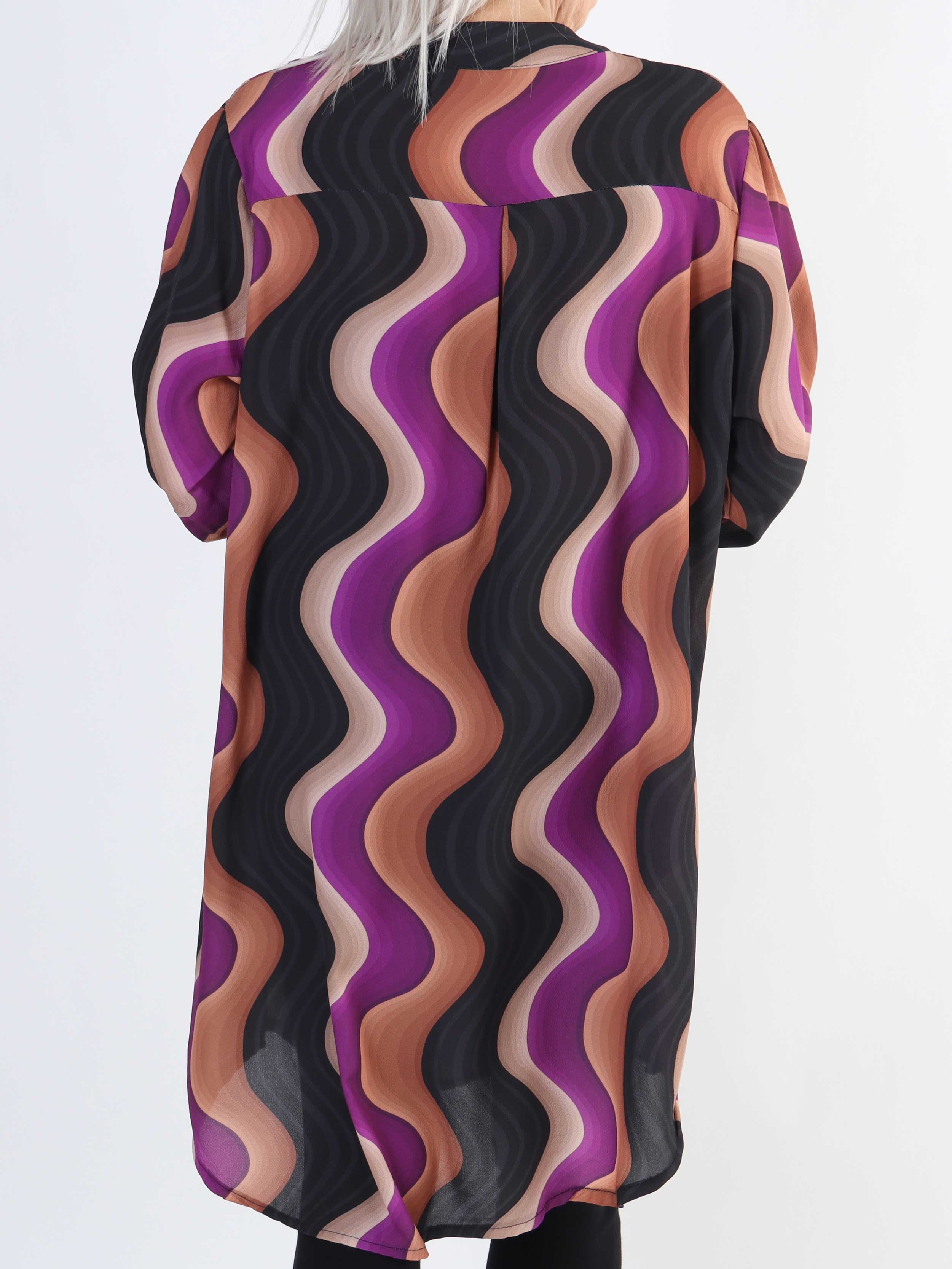 Vanesa Dress Wave - Lätt och luftig mönstrad klänning i stora storlekar