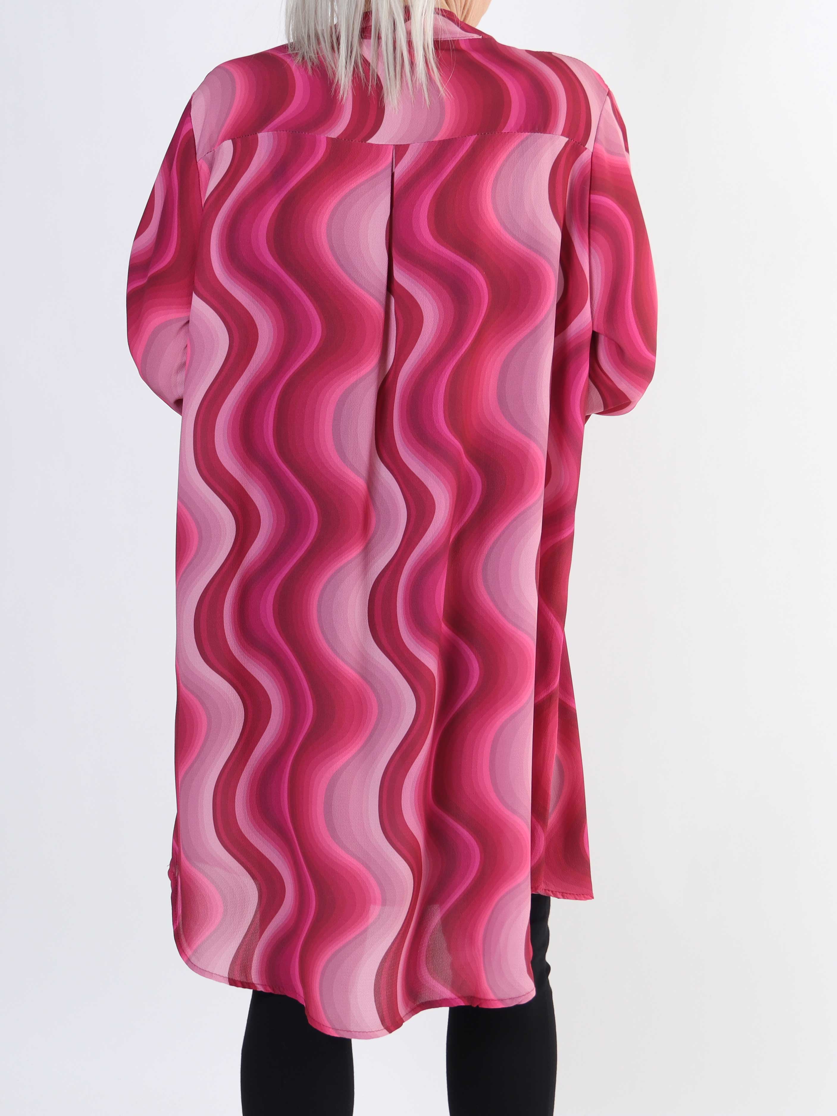 Vanesa Dress Wave - Lätt och luftig mönstrad klänning i stora storlekar