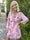 Caramella - Söt sommarklänning i chiffong med blommönster - Rose