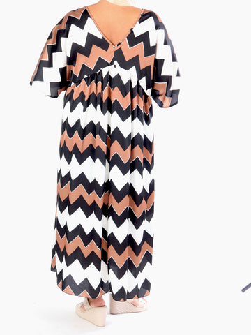 Johanna - Söt plus size klänning med sicksackmönster