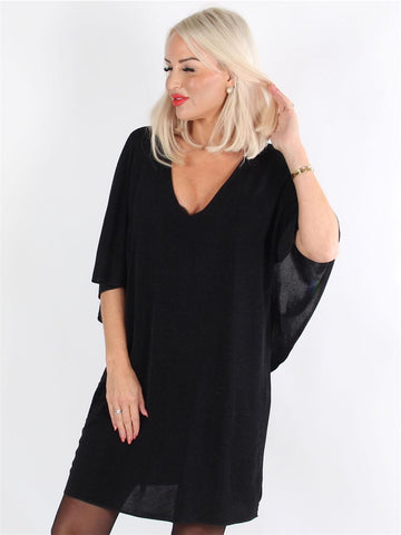 Jovana Dress - Klänning med fladdermusärmar och låg rygg