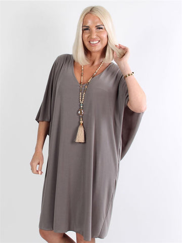 Jovana Dress - Klänning med fladdermusärmar och låg rygg