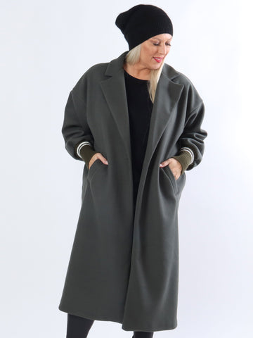 Nitas - Plus size övergångsjacka med stickad del på ärmen