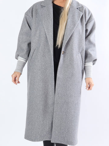 Nitas - Plus size övergångsjacka med stickad del på ärmen