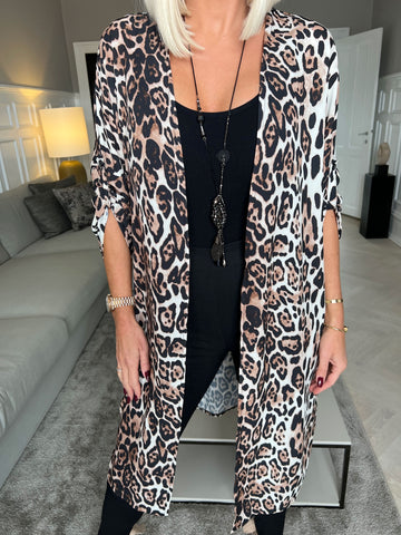 Vanesa Animal Kimono - Söt kimono i viskos med djurmönster