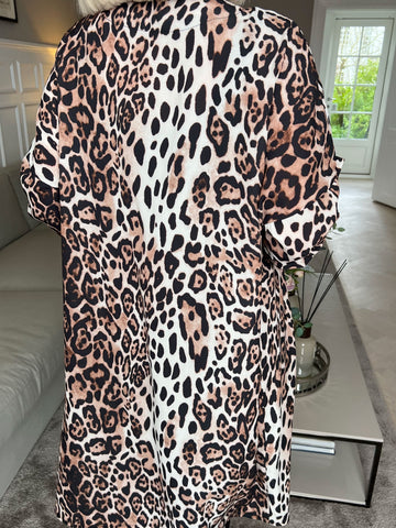 Vanesa Animal Kimono - Söt kimono i viskos med djurmönster