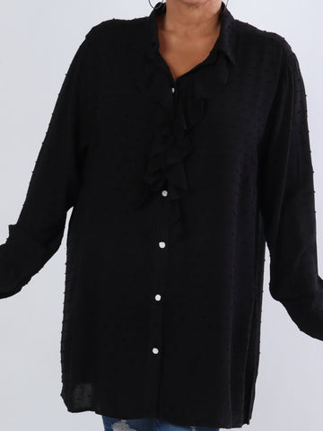 Zandra - Plus size skjorta med volang och prickiga detaljer