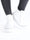 Serina - Sneakers med vita sulor