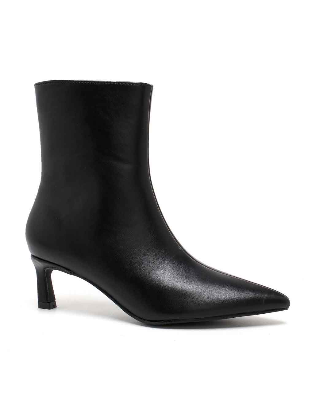 Norfrid - Snygga stövlar i läderimitation med klack