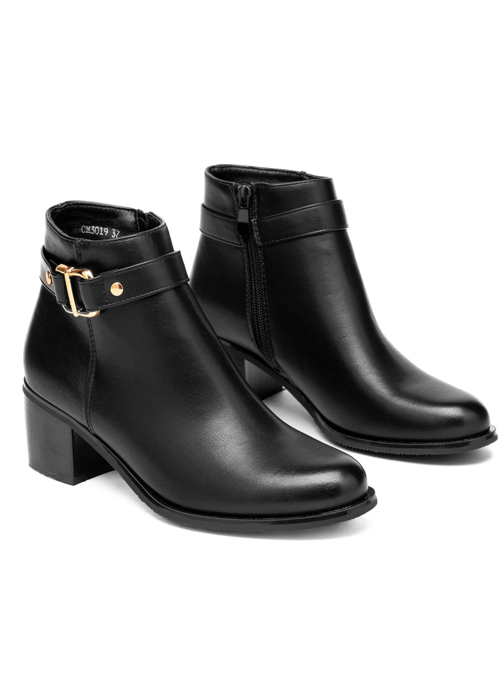 Sunnva - Ankelstövlar med liten sula och guldspänne