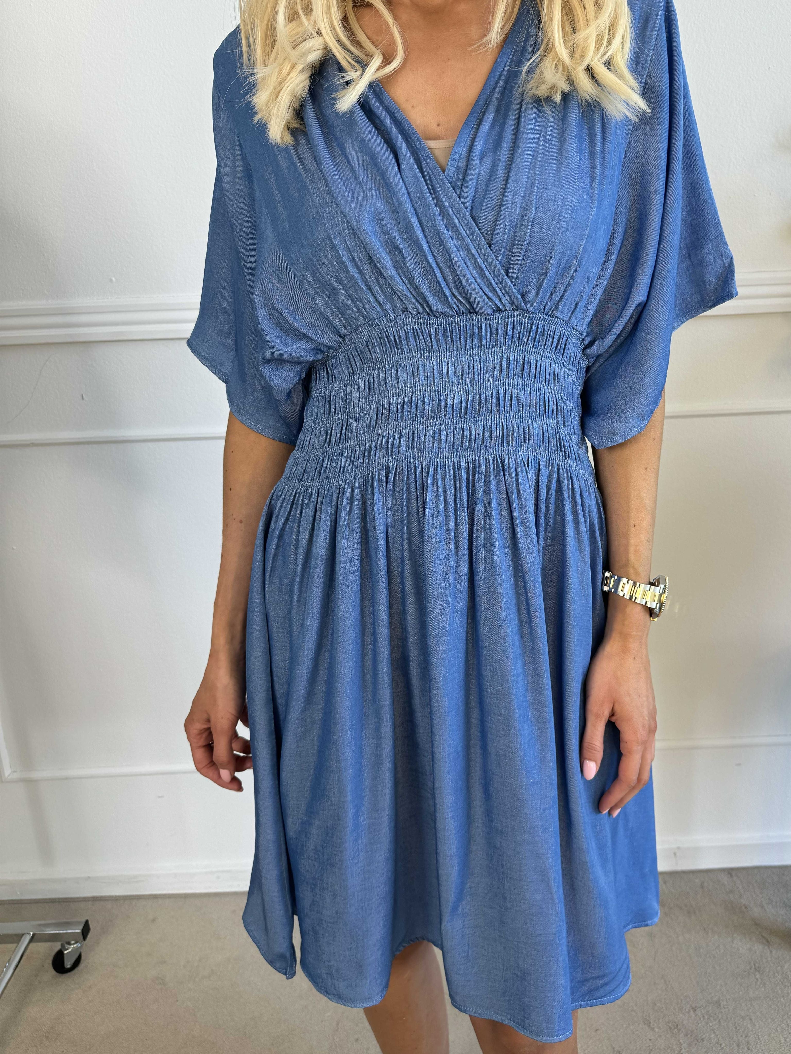 Pams Denim Short - Klänning med smock under bröstet