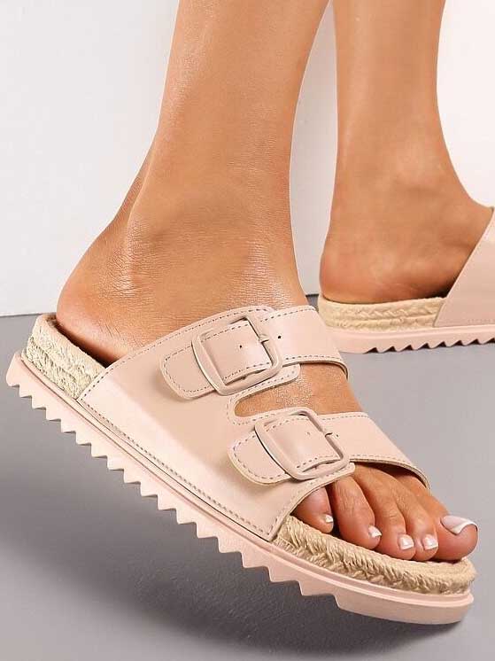 Tia - Sandaler med spännen och flätad sula